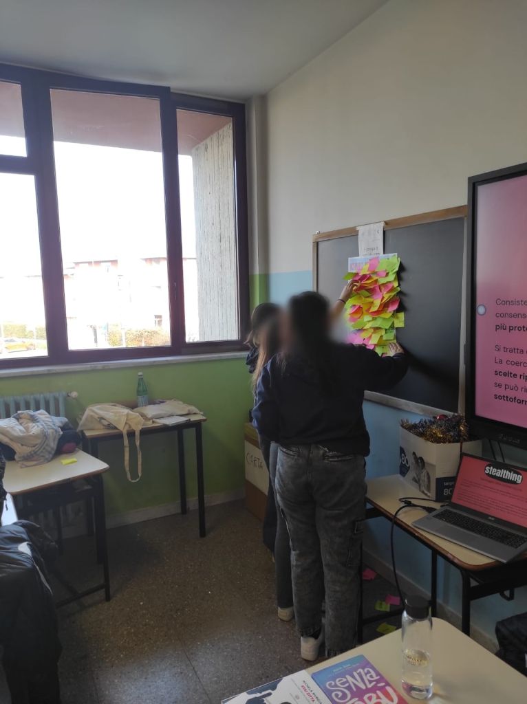 Il Centro Antiviolenza Marielle Franco incontra le classi prime del liceo "Amaldi" di Novi Ligure WhatsApp Image 2025 02 06 at 10.55.19